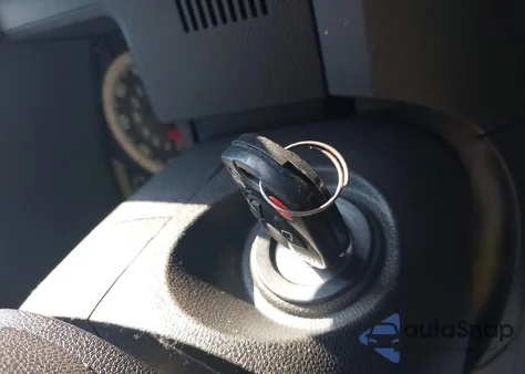 2009 Ford Escape Xlt z USA, uszkodzony, nr VIN 1FMCU93789KB40373